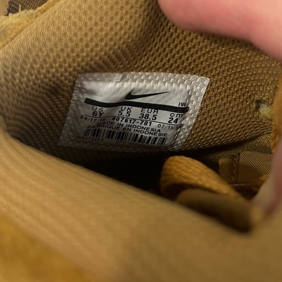 Nike AF1 Air Force 1 High LV8 Brown Suede High Top Sneakers Size 6 Y - Picture 10 of 13